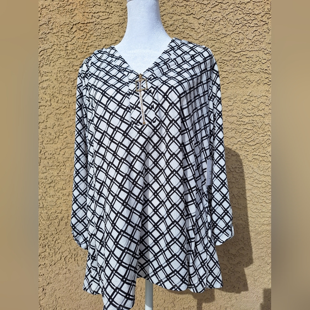 Women's Black and White Checkered Top